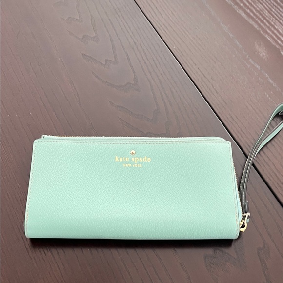 kate spade Handbags - Kate Spade Pastel Green Wristlet